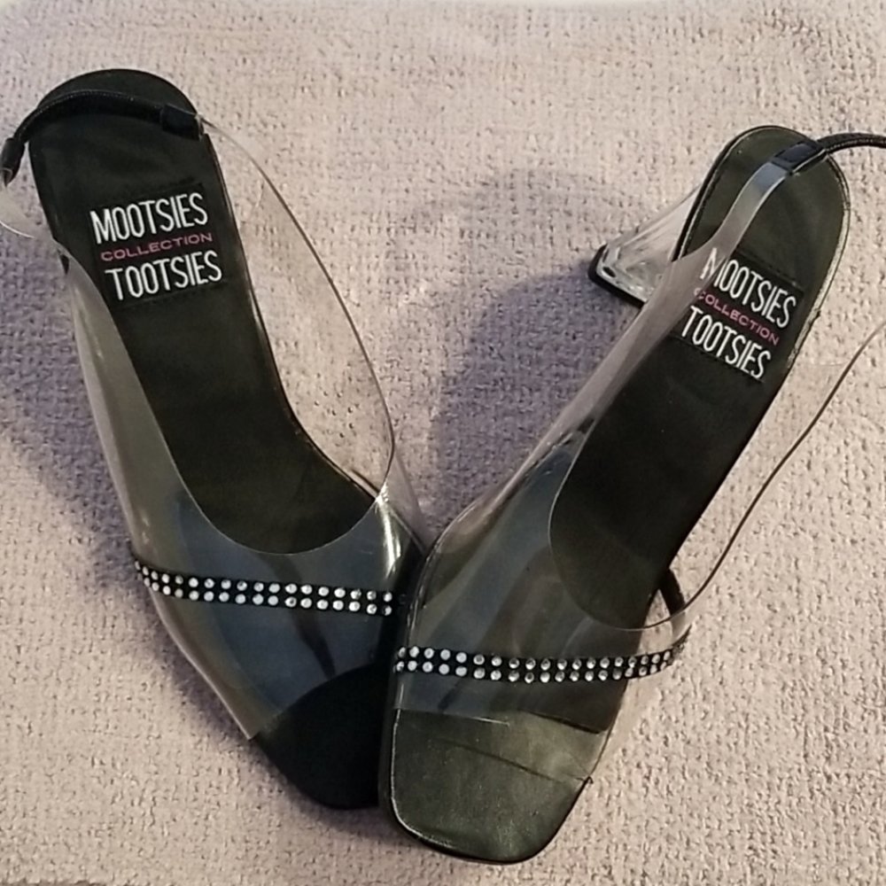 pretty dressy open toed clear with stones details
